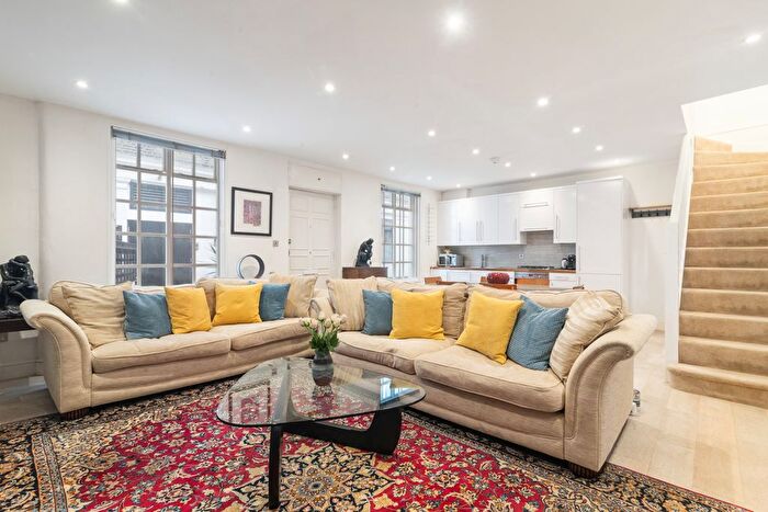 3 Bedroom Mews To Rent In Melon Place, Kensington, W8