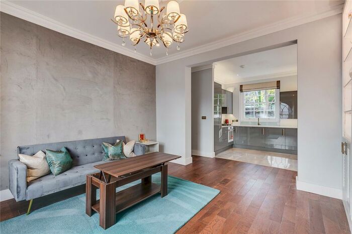 2 Bedroom Flat To Rent In Mornington Crescent, London, NW1