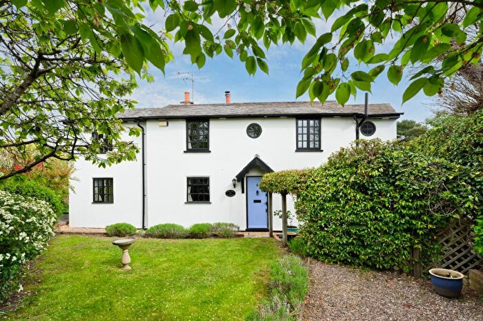 3 Bedroom Semi Detached House For Sale In Chestnut Avenue, Esher, Surrey, KT10