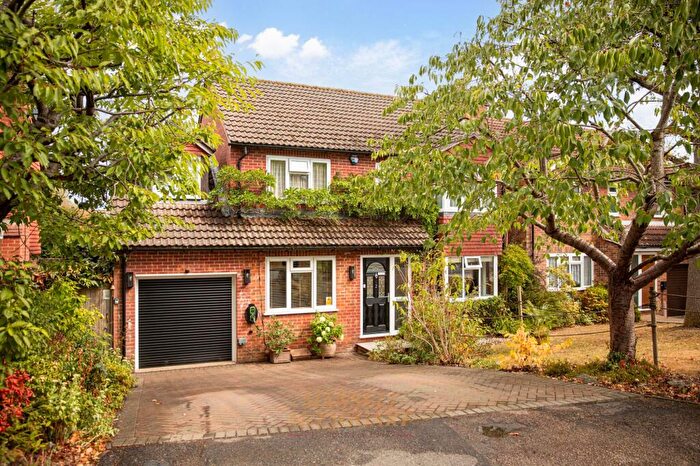 5 Bedroom Detached House For Sale In The Oaks, East Grinstead, RH19