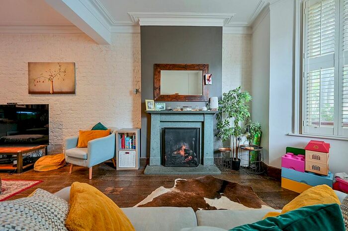 4 Bedroom Property To Rent In Dorville Crescent, Brackenbury Village, London, W6