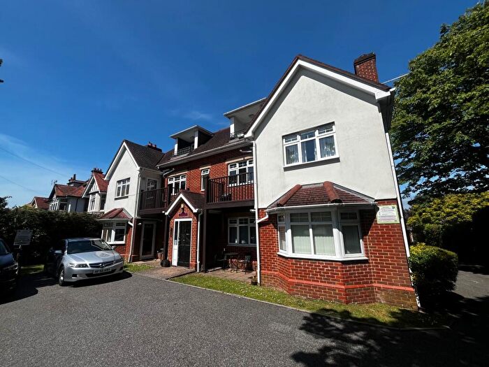 2 Bedroom Flat To Rent In Penn Hill Avenue, Poole, BH14