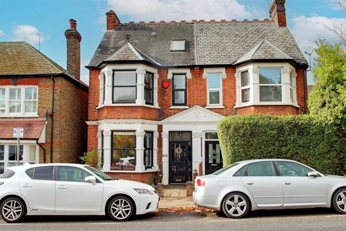 4 Bedroom Semi Detached House For Sale In Hatfield Road, Potters Bar, EN6