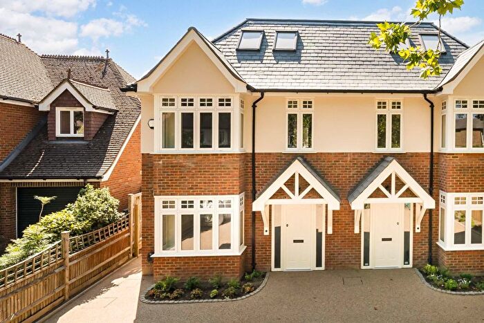 4 Bedroom Semi-Detached House For Sale In Wensleydale Road, Hampton, TW12