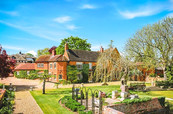 5 Bedroom Detached House For Sale In Mill Street, Newport Pagnell, MK16