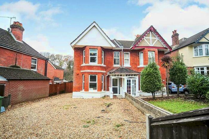 6 Bedroom Semi-Detached House To Rent In Church Lane, Southampton, SO17