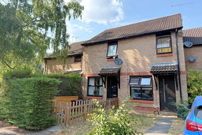 2 Bedroom Terraced House To Rent In Woking, Surrey, GU21