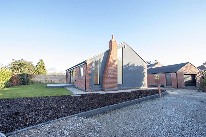 3 Bedroom Detached Bungalow For Sale In Hillside Drive, Walton, Chesterfield, S40