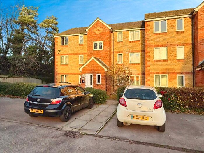 1 Bedroom Flat For Sale In Prestatyn Close, Stevenage, Hertfordshire, SG1