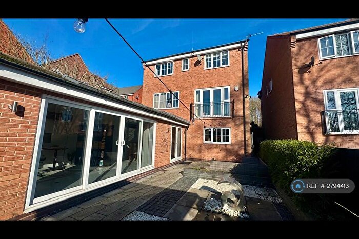 5 Bedroom Detached House To Rent In Clementine Drive, Nottingham, NG3