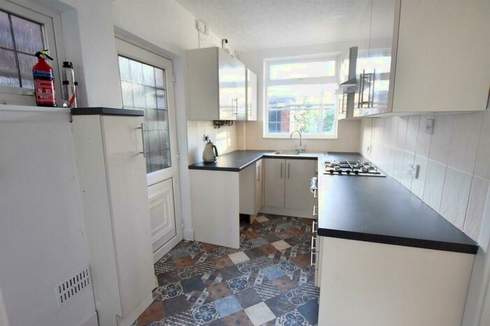 3 Bedroom Semi-Detached House To Rent In Queens Road, Leicester, LE2