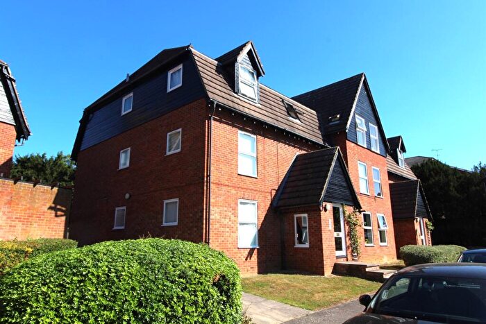 1 Bedroom Flat To Rent In Millers Green Close, EN2