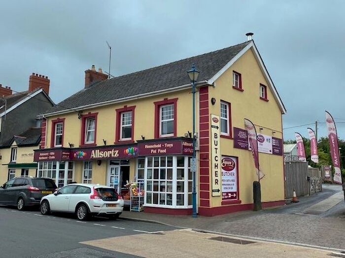 3 Bedroom Maisonette To Rent In Pentre Road, St Clears, SA33