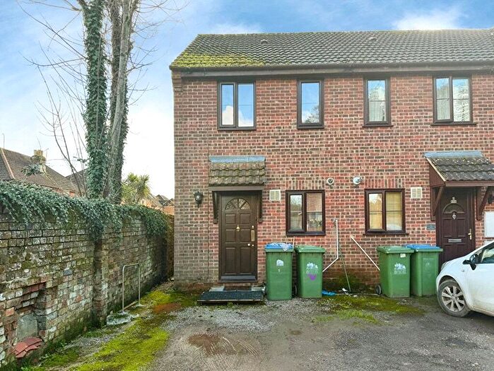2 Bedroom Semi-Detached House For Sale In Percy Road, Southampton, Hampshire, SO16