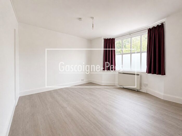 1 Bedroom Flat To Rent In Worplesdon Road, Guildford, GU2