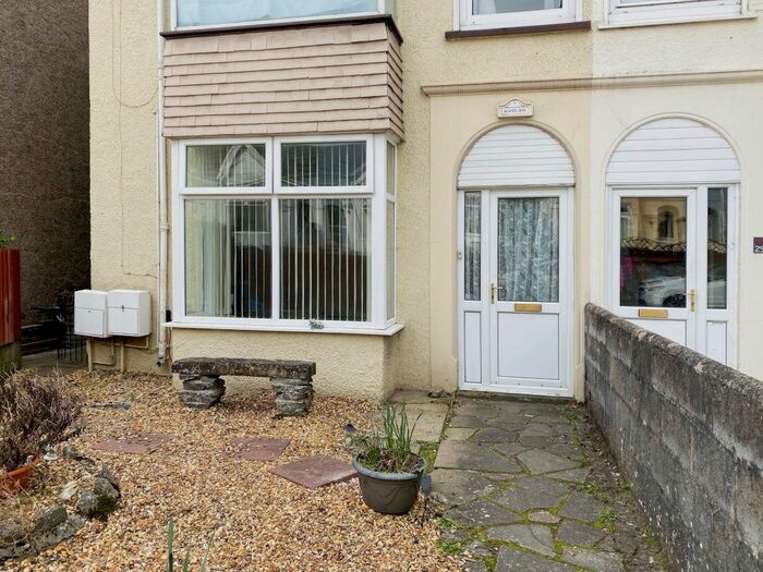 2 Bedroom Flat To Rent In Mackworth Road, Porthcawl, CF36