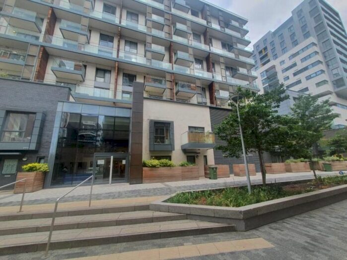 2 Bedroom Flat To Rent In City Peninsula, Barge Walk, London, SE10