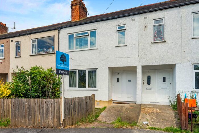 2 Bedroom Maisonette To Rent In De'arn Gardens, Mitcham, CR4