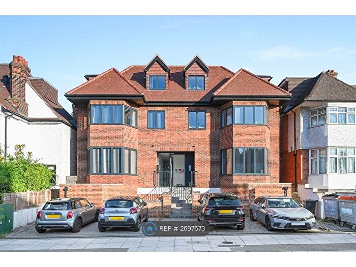 2 Bedroom Flat To Rent In Hoop Lane, London, NW11