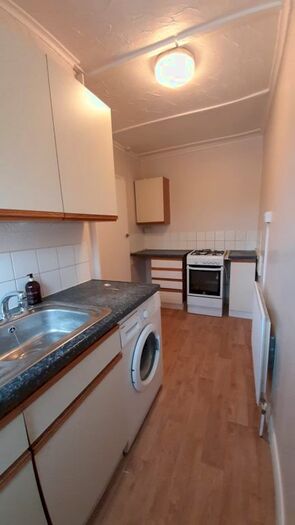 2 Bedroom Flat To Rent In Sydney Rd, London N10