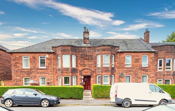 3 Bedroom Flat To Rent In Moness Drive, Flat -, Glasgow, Scotland, G52