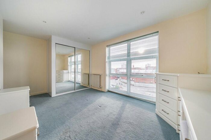 2 Bedroom Flat For Sale In Gosport Marina, Mumby Road, Gosport, Hampshire, PO12
