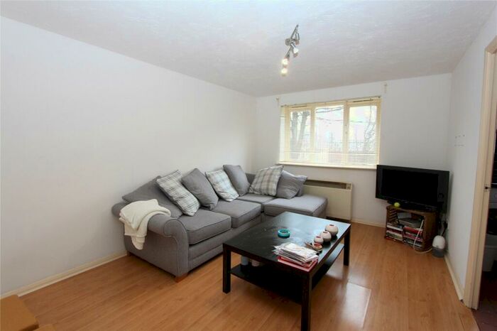1 Bedroom Flat To Rent In Cherry Blossom Close, Palmers Green, London, N13
