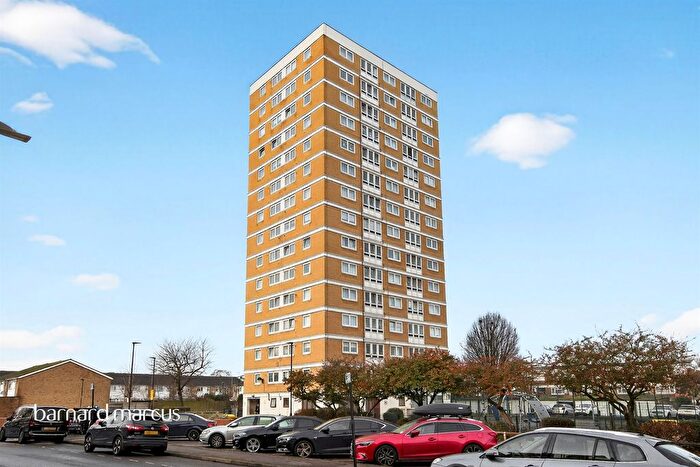 2 Bedroom Flat For Sale In Commerce Road, London, N22