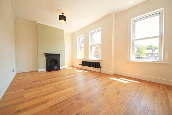 2 Bedroom Maisonette For Sale In Sybourn Street, Walthamstow, E17
