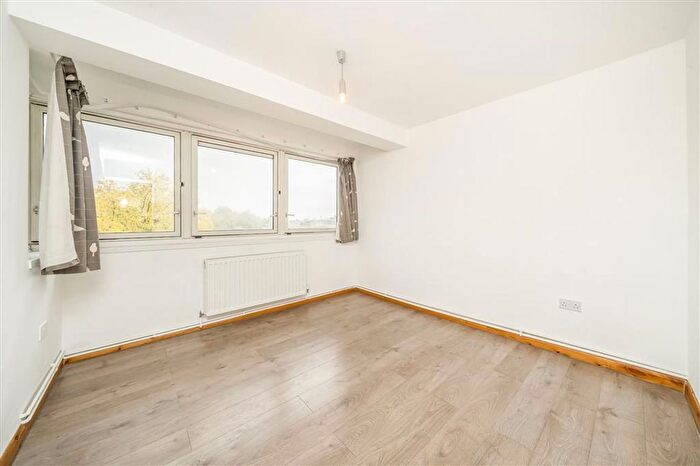2 Bedroom Flat For Sale In Sidney Street, Shadwell, E1