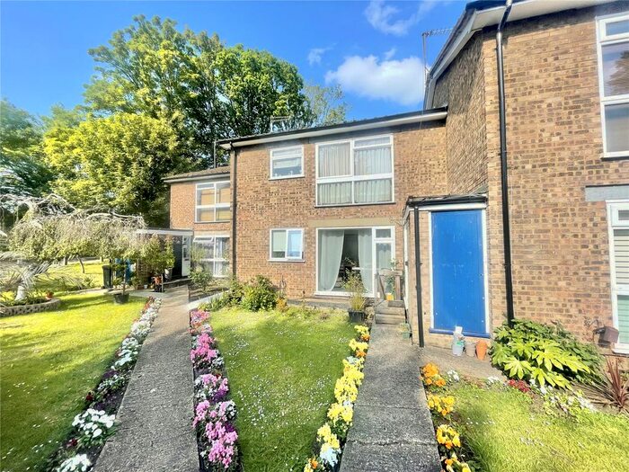 1 Bedroom Flat To Rent In Watling Street, Radlett, Hertfordshire, WD7