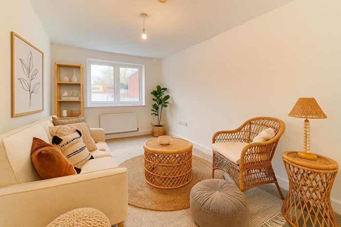 3 Bedroom Terraced House To Rent In Whitehouse Croft, Kenilworth, CV8