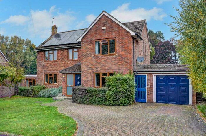 4 Bedroom Detached House For Sale In Claymoor Park, Marlow - Flexible Living Space, SL7