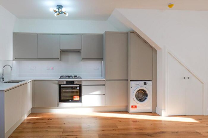 2 Bedroom Flat To Rent In Chalk Farm Road, Camden, London, NW1