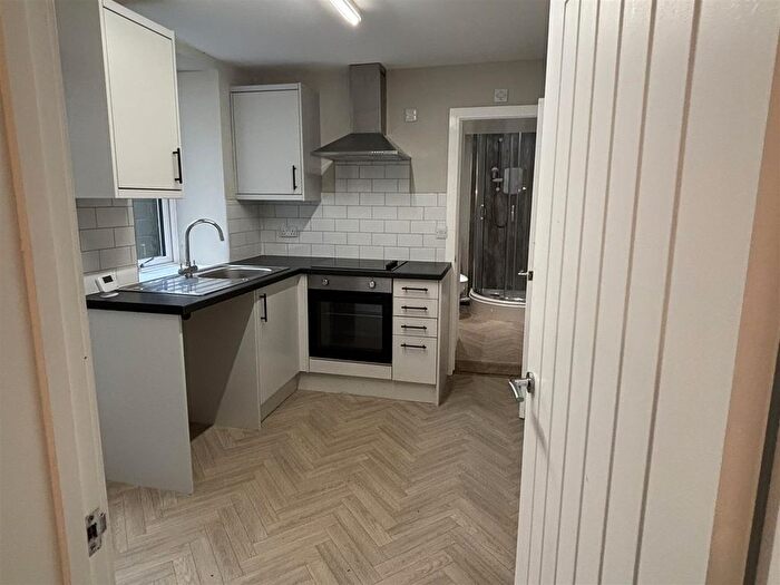 1 Bedroom Flat To Rent In Alexandra Road, Six Bells, Abertillery, NP13