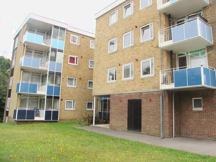 1 Bedroom Flat To Rent In Lydgate Close, Thornhill, Southampton, SO19