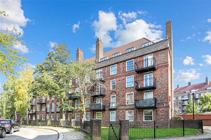 3 Bedroom Flat To Rent In Shandon House, SW2
