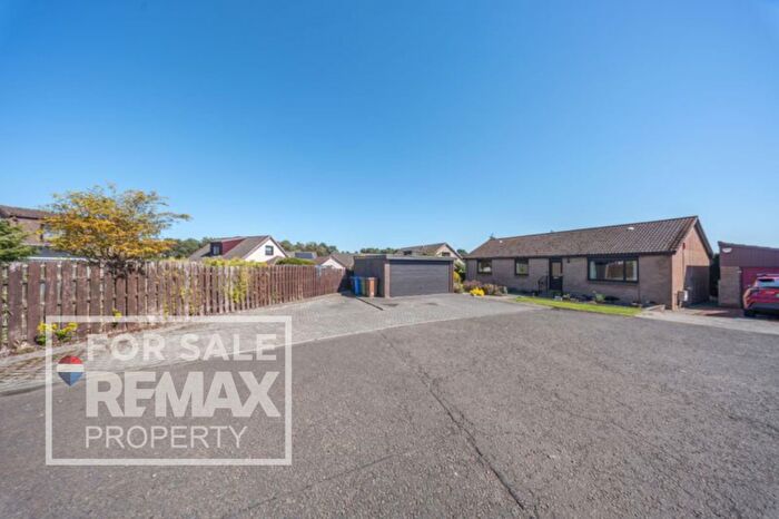 3 Bedroom Detached Bungalow For Sale In Jacklin Green, Deerpark, Livingston, EH54