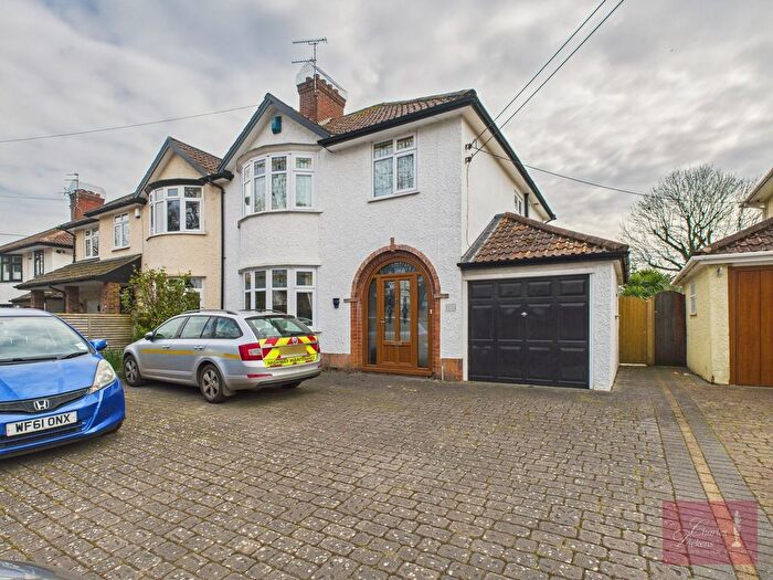 3 Bedroom Semi-Detached House For Sale In Durleigh Road, Bridgwater, TA6