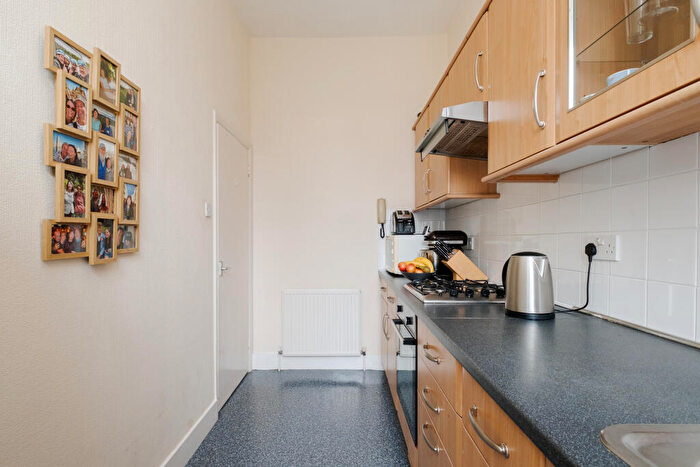 1 Bedroom Flat For Sale In Florence Road, London, N4