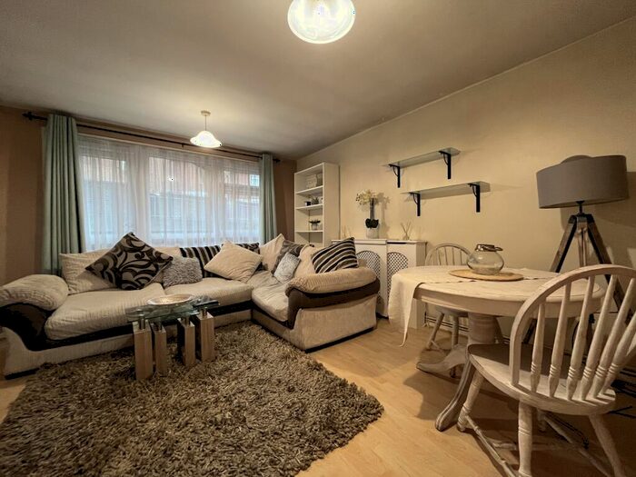 1 Bedroom Flat To Rent In Hudson Place, Woolwich, SE18