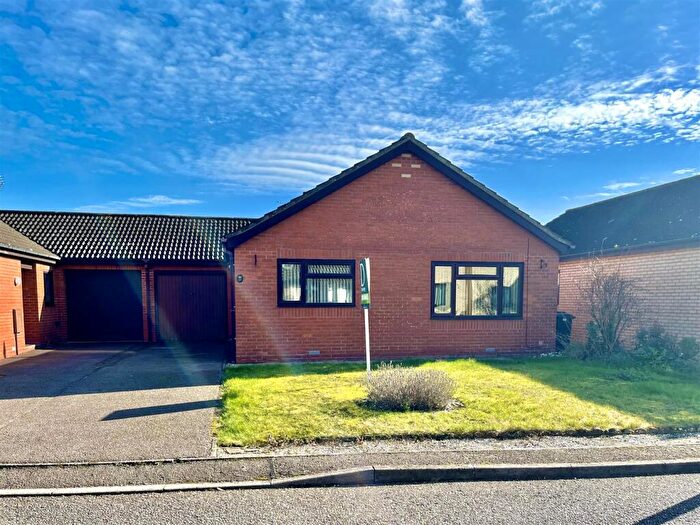 2 Bedroom Detached Bungalow For Sale In Harleston, IP20