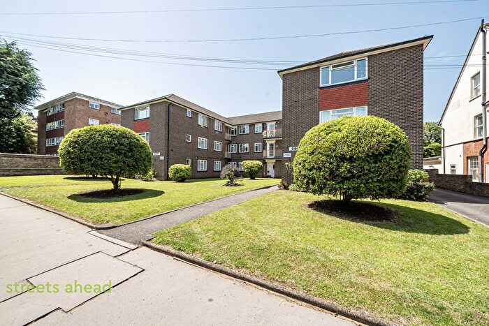 2 Bedroom Flat For Sale In Ashburton Road, Croydon, CR0