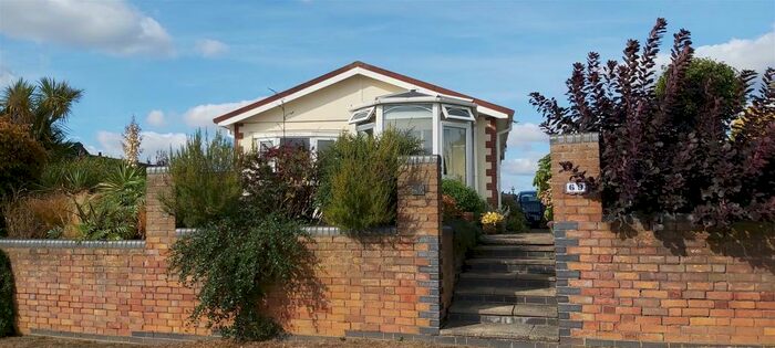 2 Bedroom Park Home For Sale In Priory Park, Nacton, Ipswich, IP10