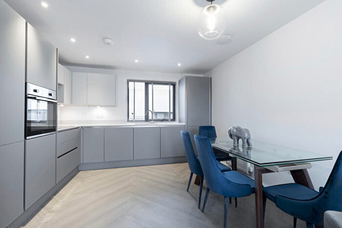 3 Bedroom Apartment To Rent In Fishers Lane, Cheltenham, GL52