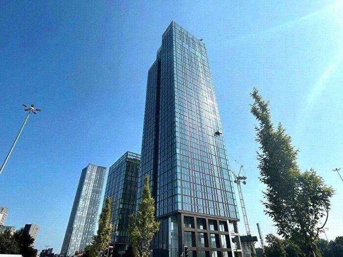 2 Bedroom Flat To Rent In Elizabeth Tower, Chester Road, Manchester, M15