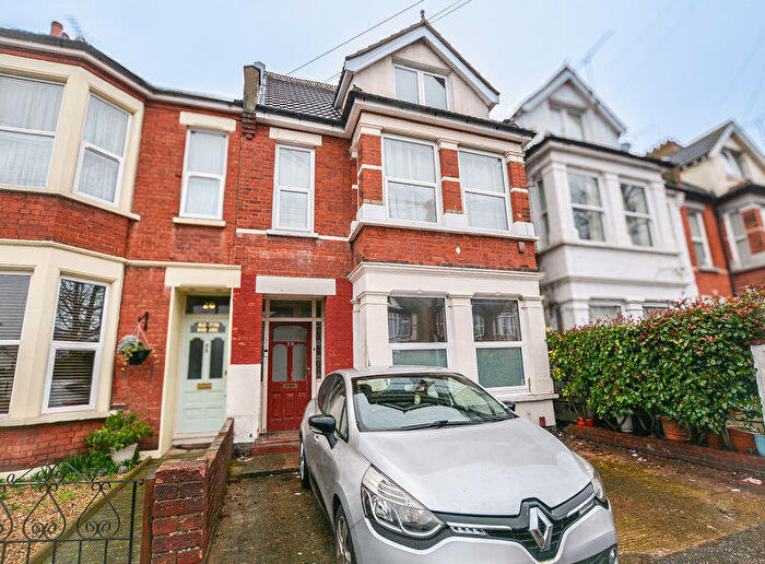 2 Bedroom Flat To Rent In Christchurch Road, Southend-On-Sea, SS2