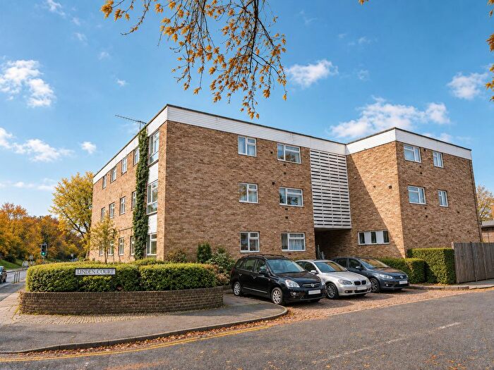 2 Bedroom Flat For Sale In Horsell, Woking, GU21