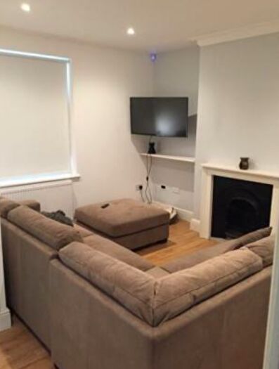 6 Bedroom Town House To Rent In Queen Square, Leeds, West Yorkshire, LS2