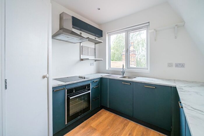 1 Bedroom Flat To Rent In Harewood Road, Colliers Wood, London, SW19